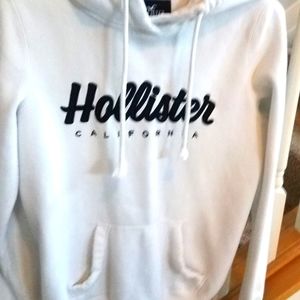 Hollister white sweatshirt